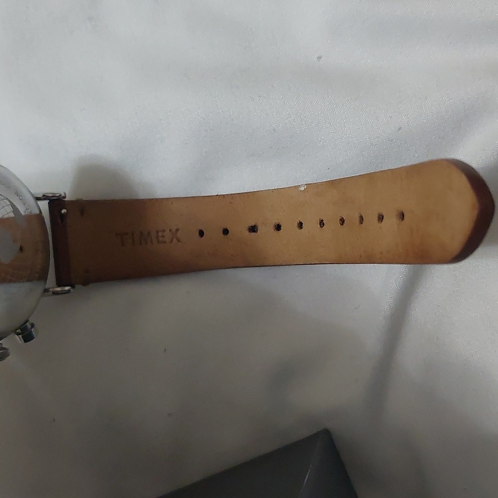 Timex The Waterbury Silver Chronograph with Brown Leather Strap - Picture 8 of 9